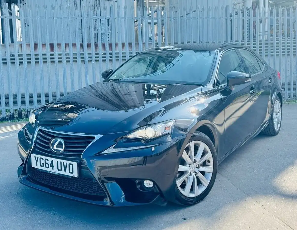 2014-lexus-is-300h-25-executive-edition-big-10