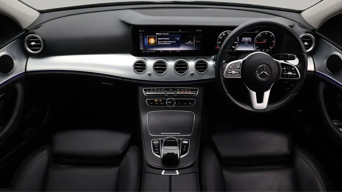 2019-mercedes-benz-e-class-20d-e220d-se-ss-estate-5d-big-13