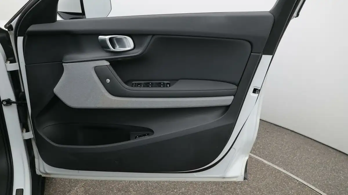 2021-polestar-polestar-2-e-ps2-165kw-standard-single-plus-hatchback-big-15