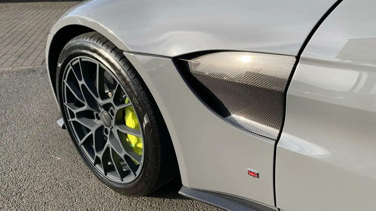 2020-aston-martin-vantage-40-v8-vantage-amr-hero-big-24