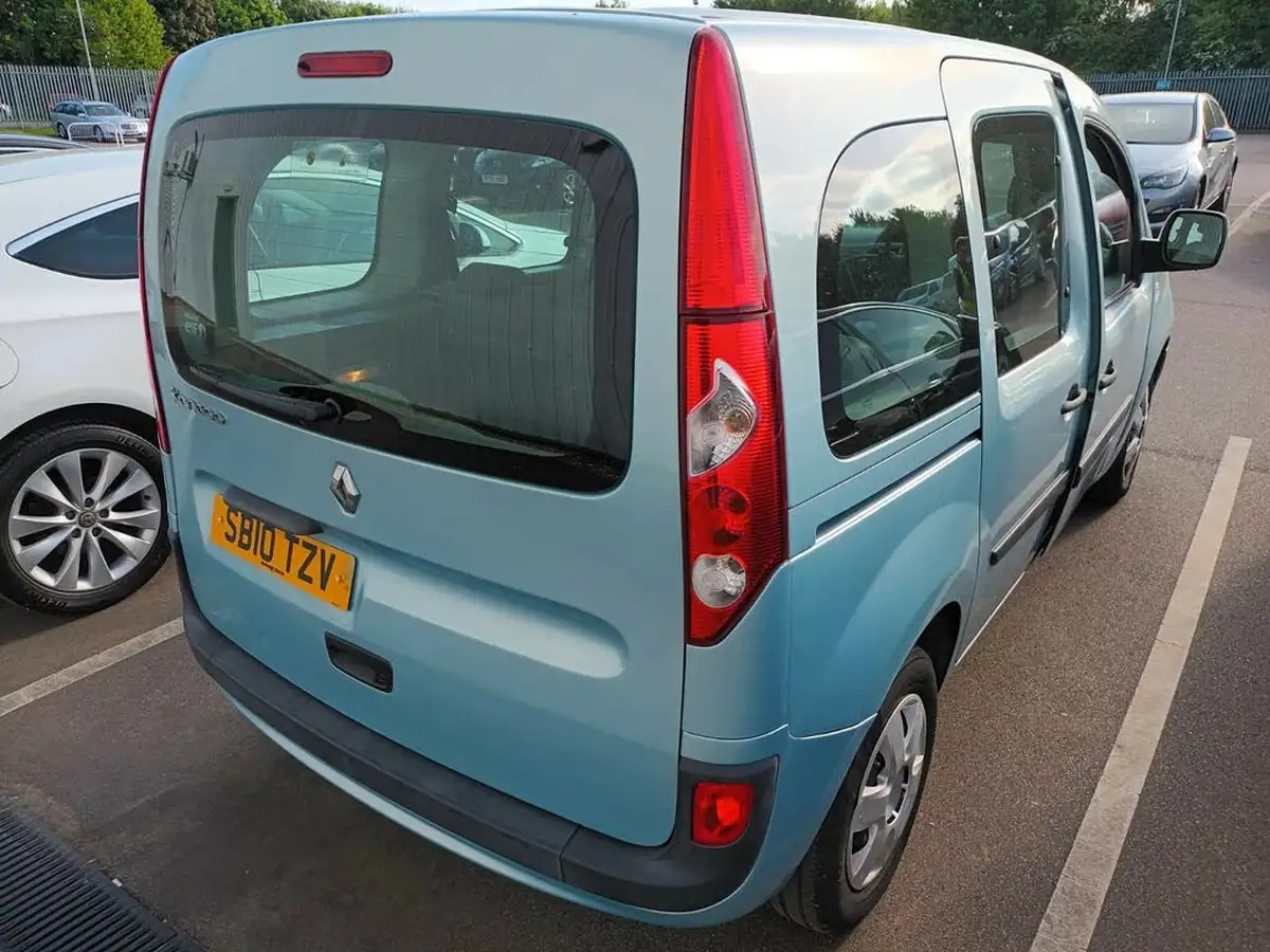 2010-renault-kangoo-16-expression-16v-105bhp-auto-big-5