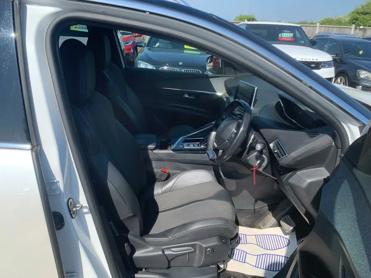 2018-peugeot-5008-suv-16-puretech-gt-line-big-29