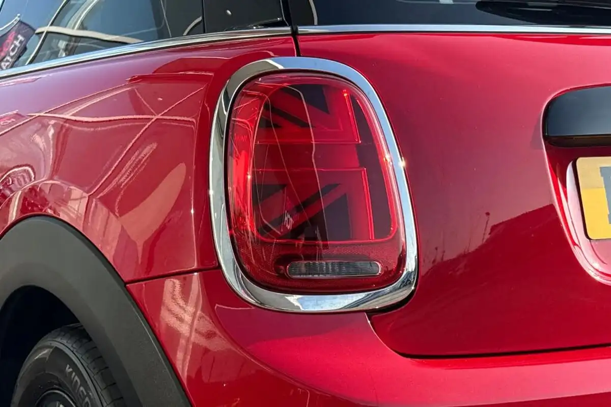 2019-mini-cooper-15-cooper-classic-hatchback-3d-big-33