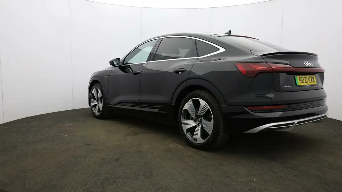 2021-audi-e-tron-50e-s-line-sportback-big-47