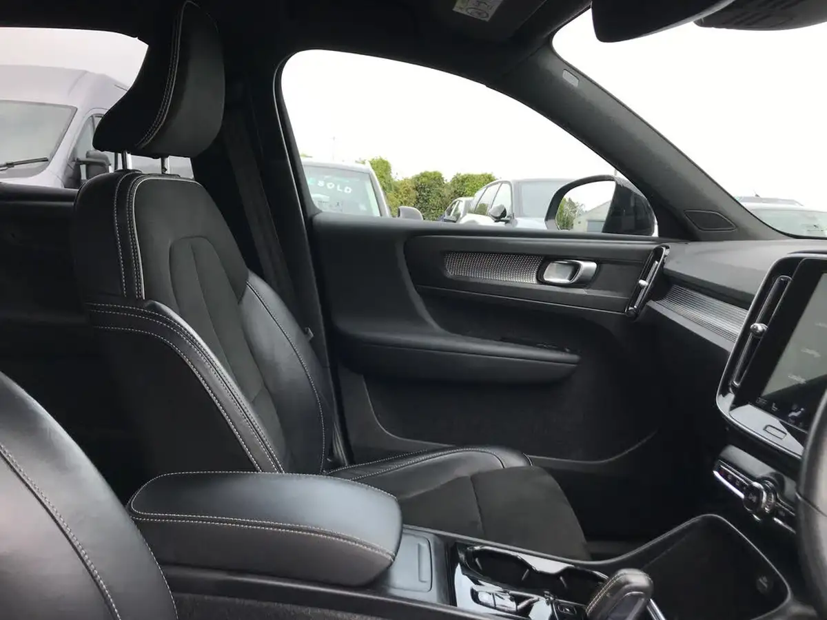2021-volvo-xc40-15-t3-r-design-pro-161bhp-auto-big-3