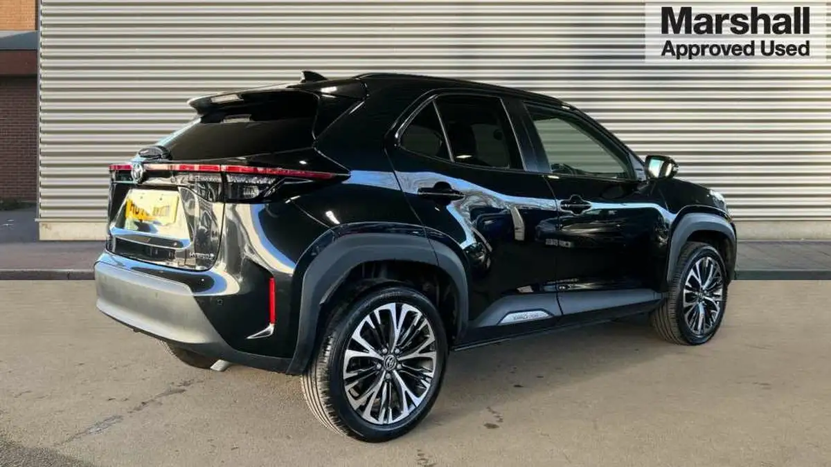 2023-toyota-yaris-cross-15-vvt-i-excel-awd-i-big-2