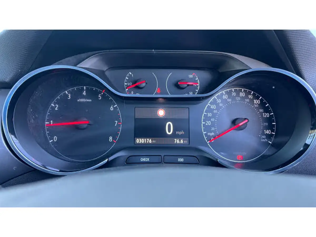 2022-vauxhall-crossland-12-elite-edition-130ps-auto-big-17