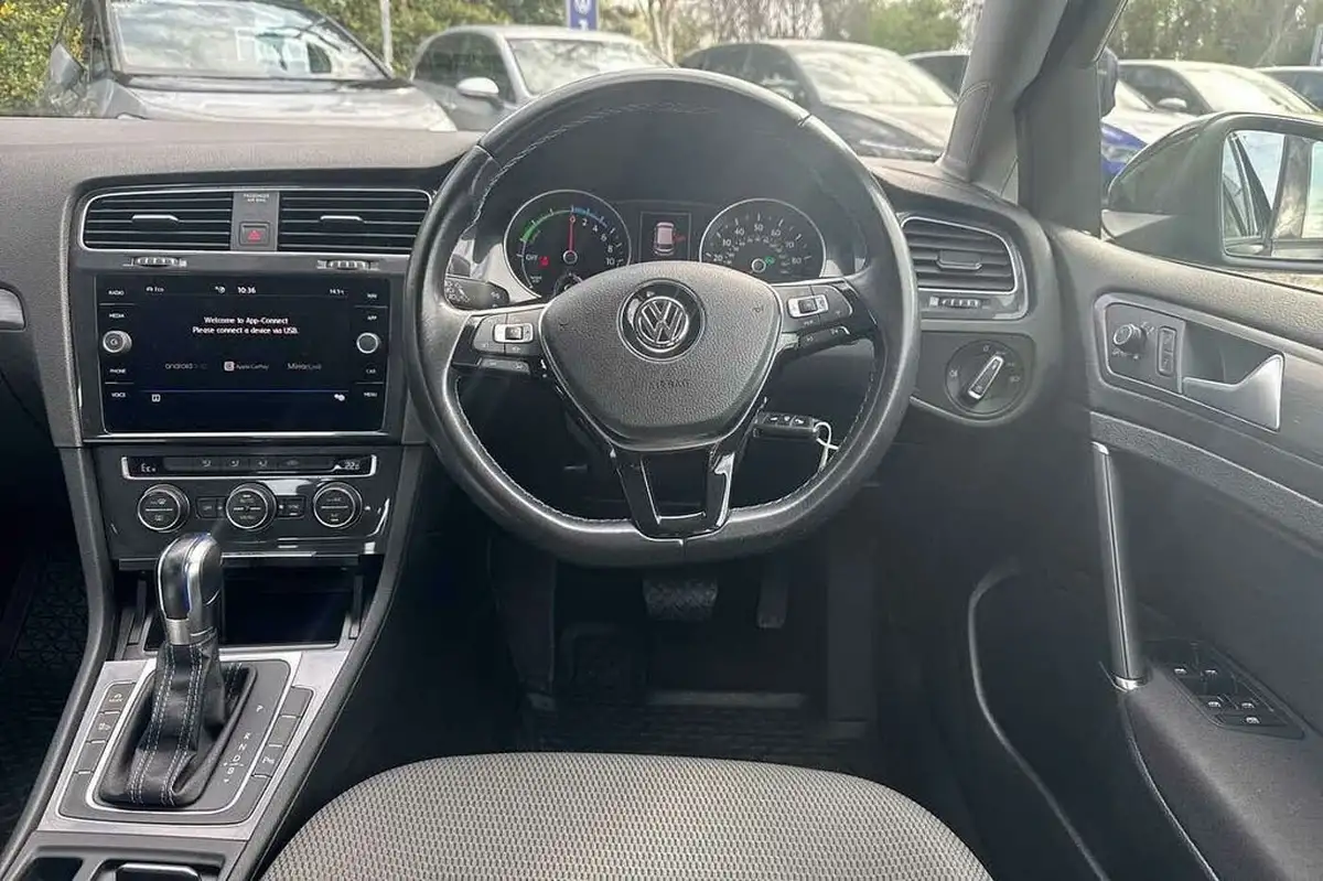 2019-volkswagen-golf-e-e-golf-big-12