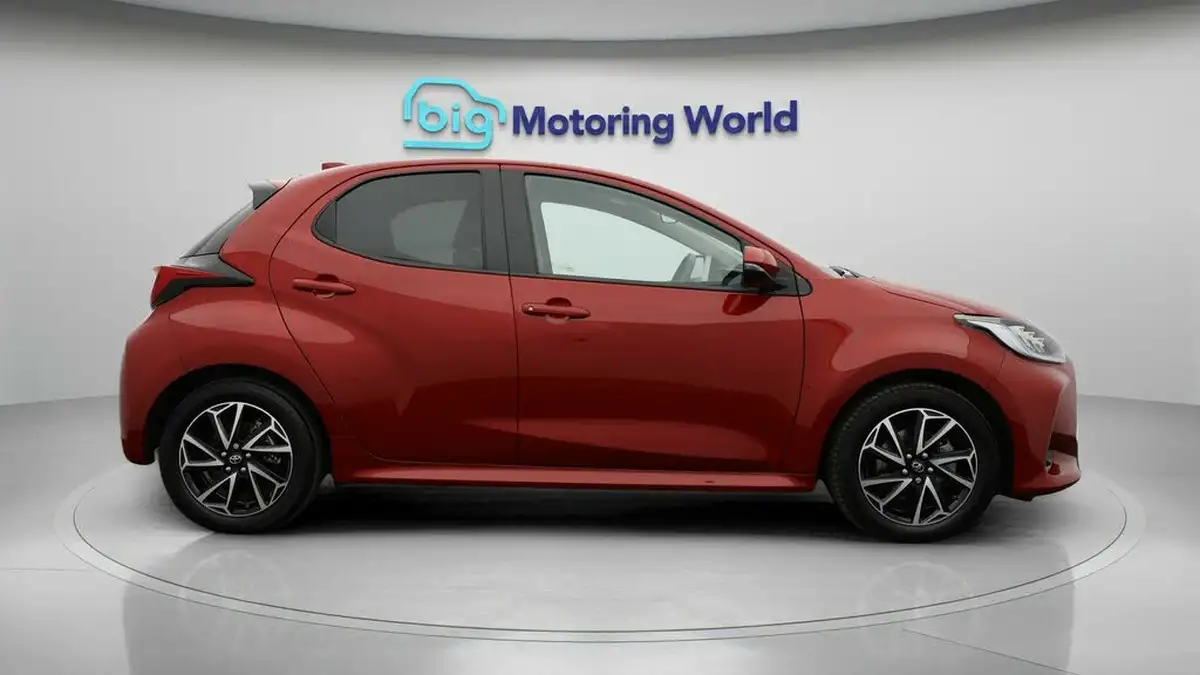 2021-toyota-yaris-15-vvt-i-design-big-7