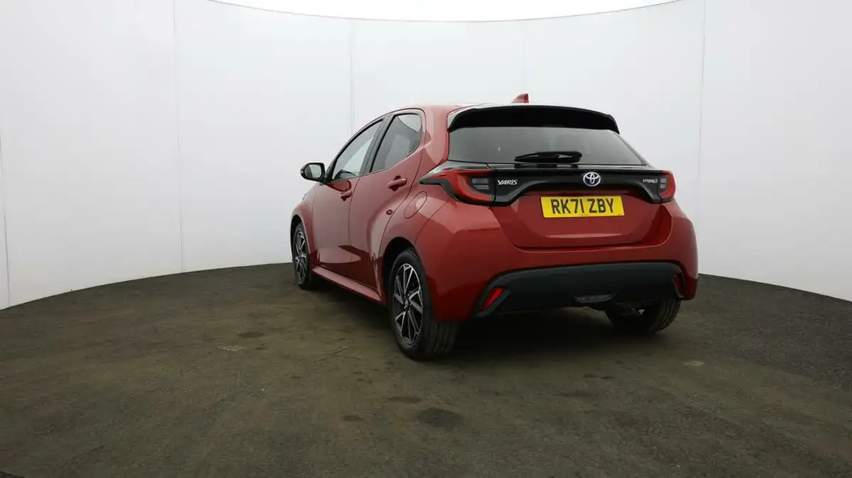 2021-toyota-yaris-15-vvt-i-design-big-24