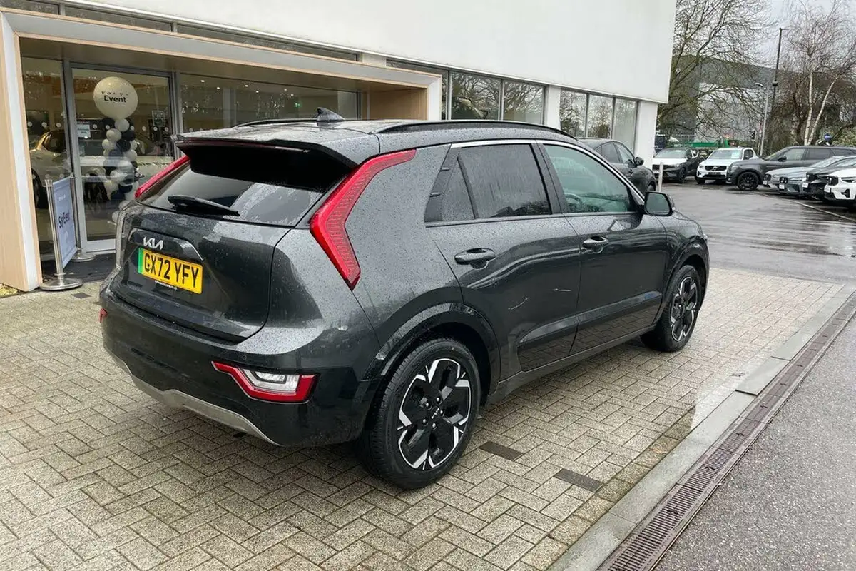 2022-kia-e-niro-ev-3-big-6