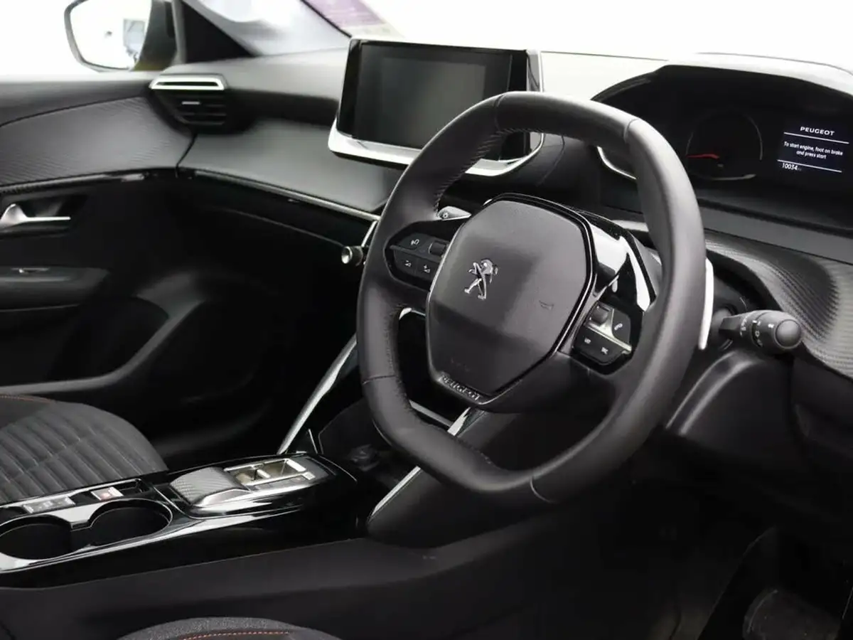 2023-peugeot-208-12-puretech-active-premium-100ps-eat8-big-11