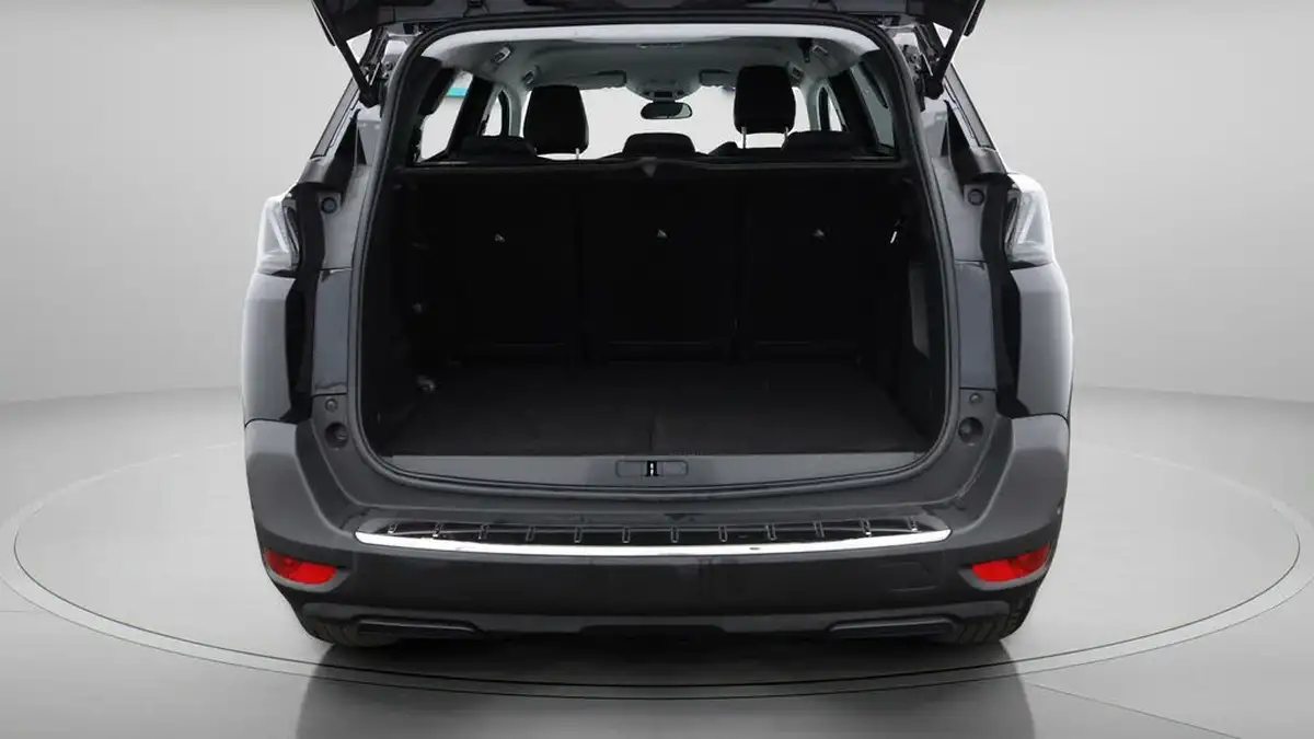 2021-peugeot-5008-suv-12-puretech-allure-big-16