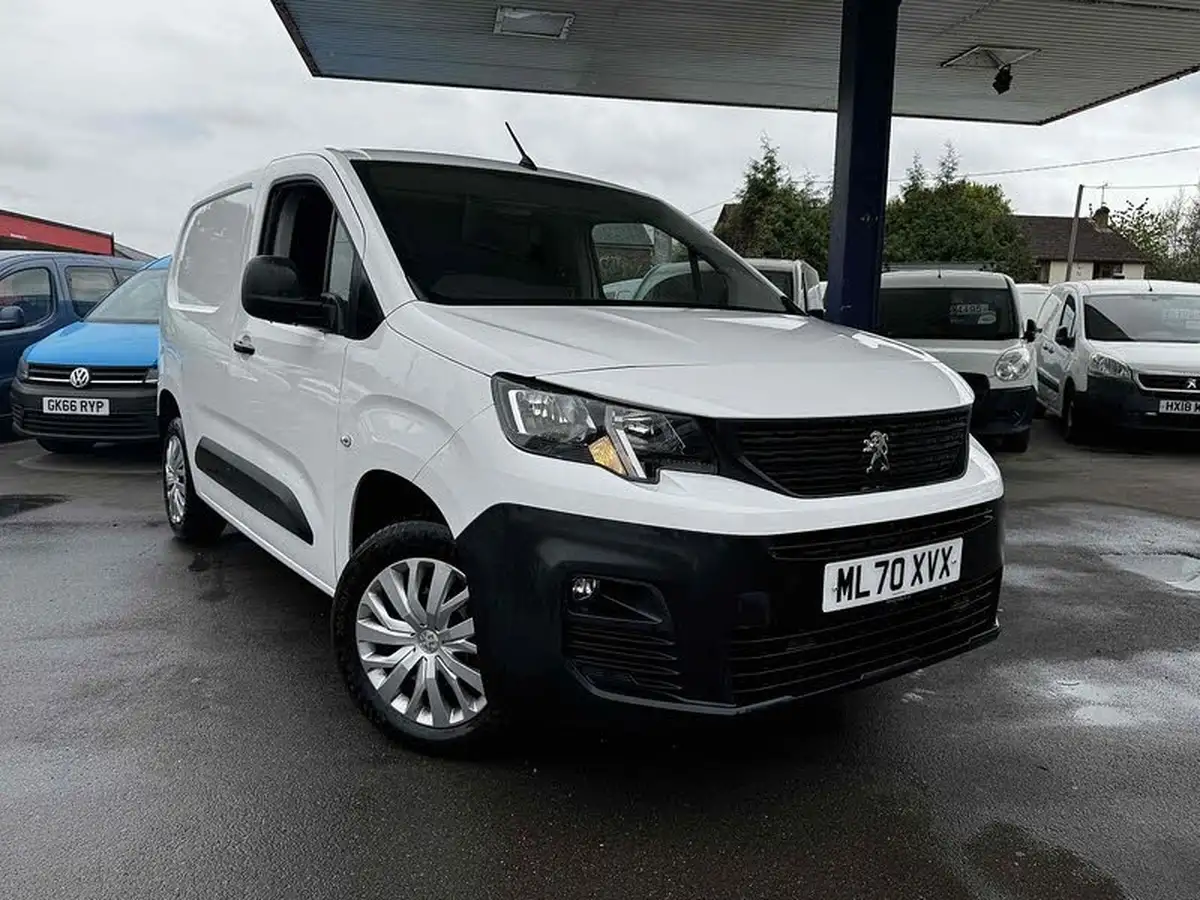 2020-peugeot-partner-12-puretech-1000-professional-110pseu6d-ss-big-0