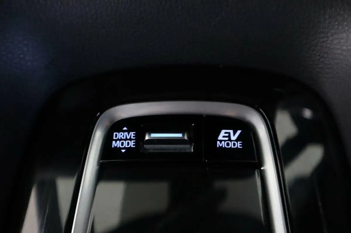 2022-toyota-corolla-18-vvt-i-icon-120bhp-trk-hatchback-5d-big-20