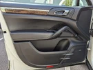 2016-porsche-cayenne-30-s-e-hybrid-small-40