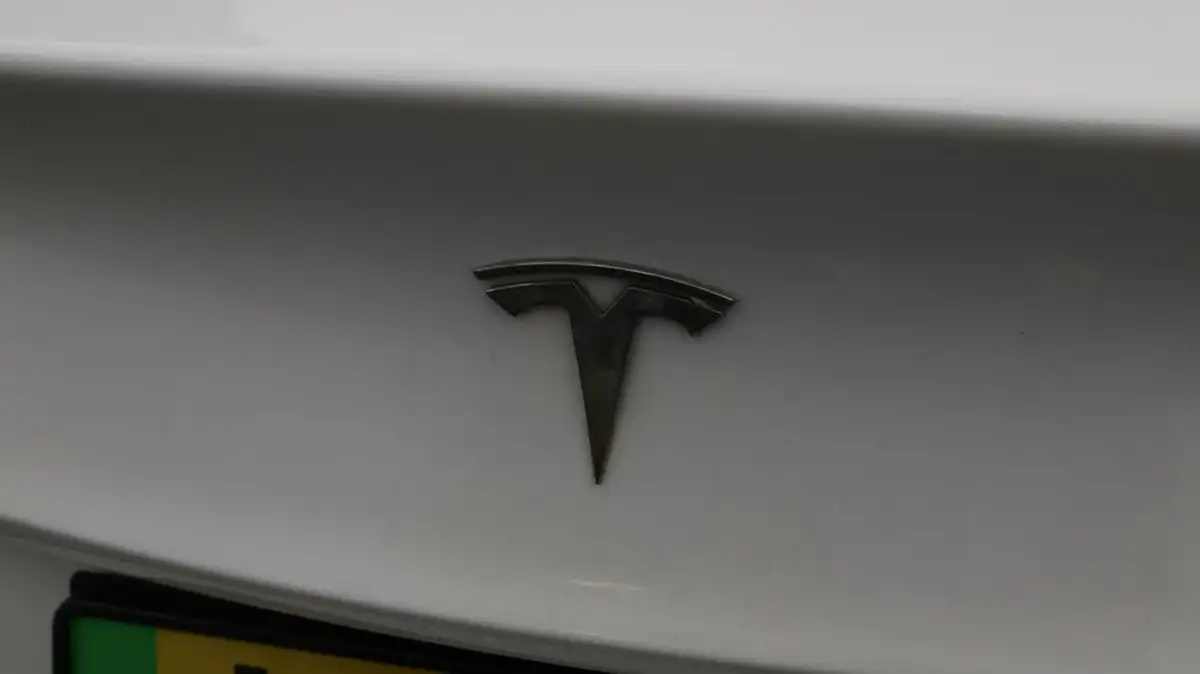 2021-tesla-model-3-e-standard-plus-big-19
