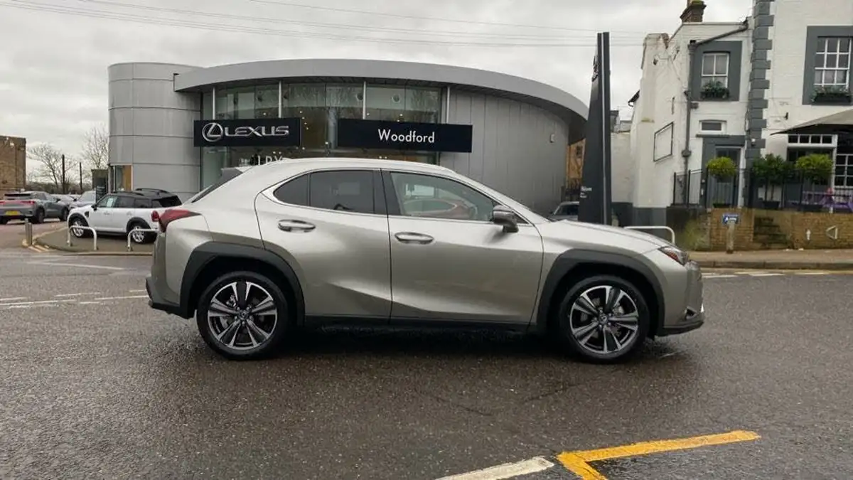 2024-lexus-ux-300h-20-premium-plus-big-15