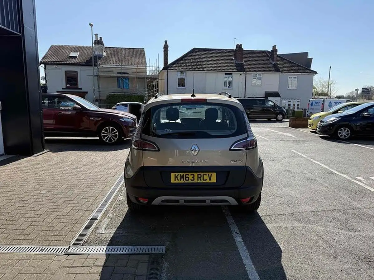 2013-renault-scenic-xmod-16-dynamique-tomtom-big-5