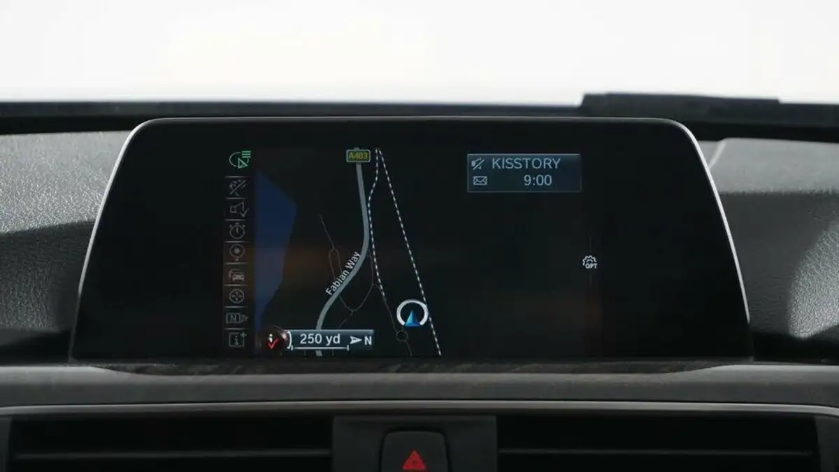 2016-bmw-3-series-20td-320d-luxury-saloon-4d-big-15