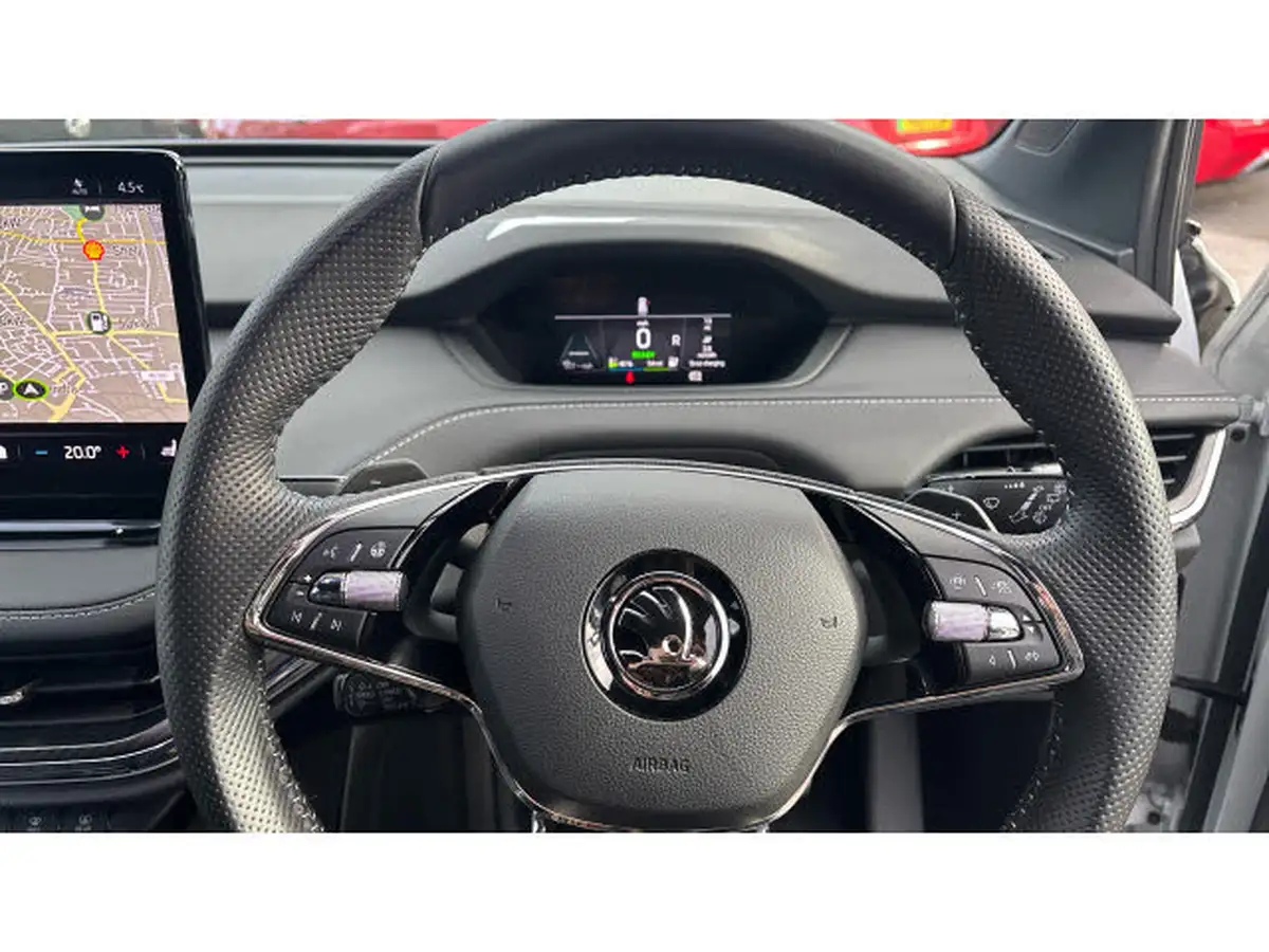 2023-skoda-enyaq-e-80x-sportline-big-17