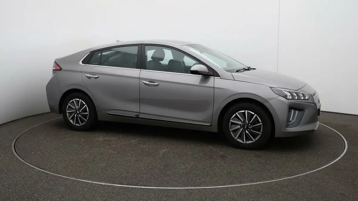 2022-hyundai-ioniq-e-premium-electric-big-40