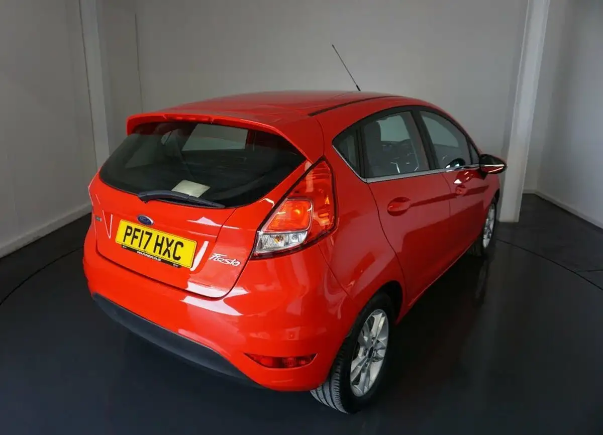 2017-ford-fiesta-10t-zetec-100ps-ecoboost-ss-5d-big-9
