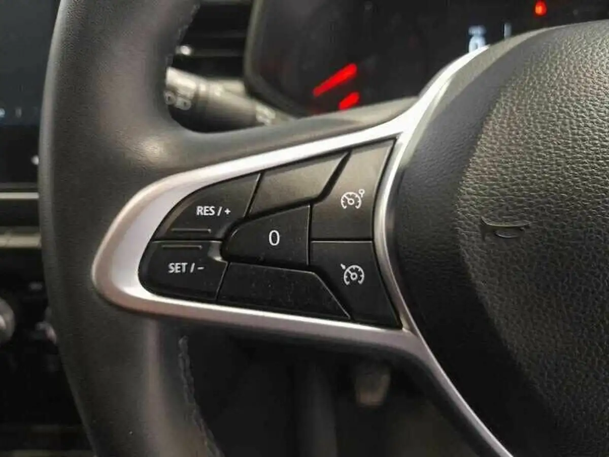 2021-renault-clio-10-tce-iconic-90ps-big-16