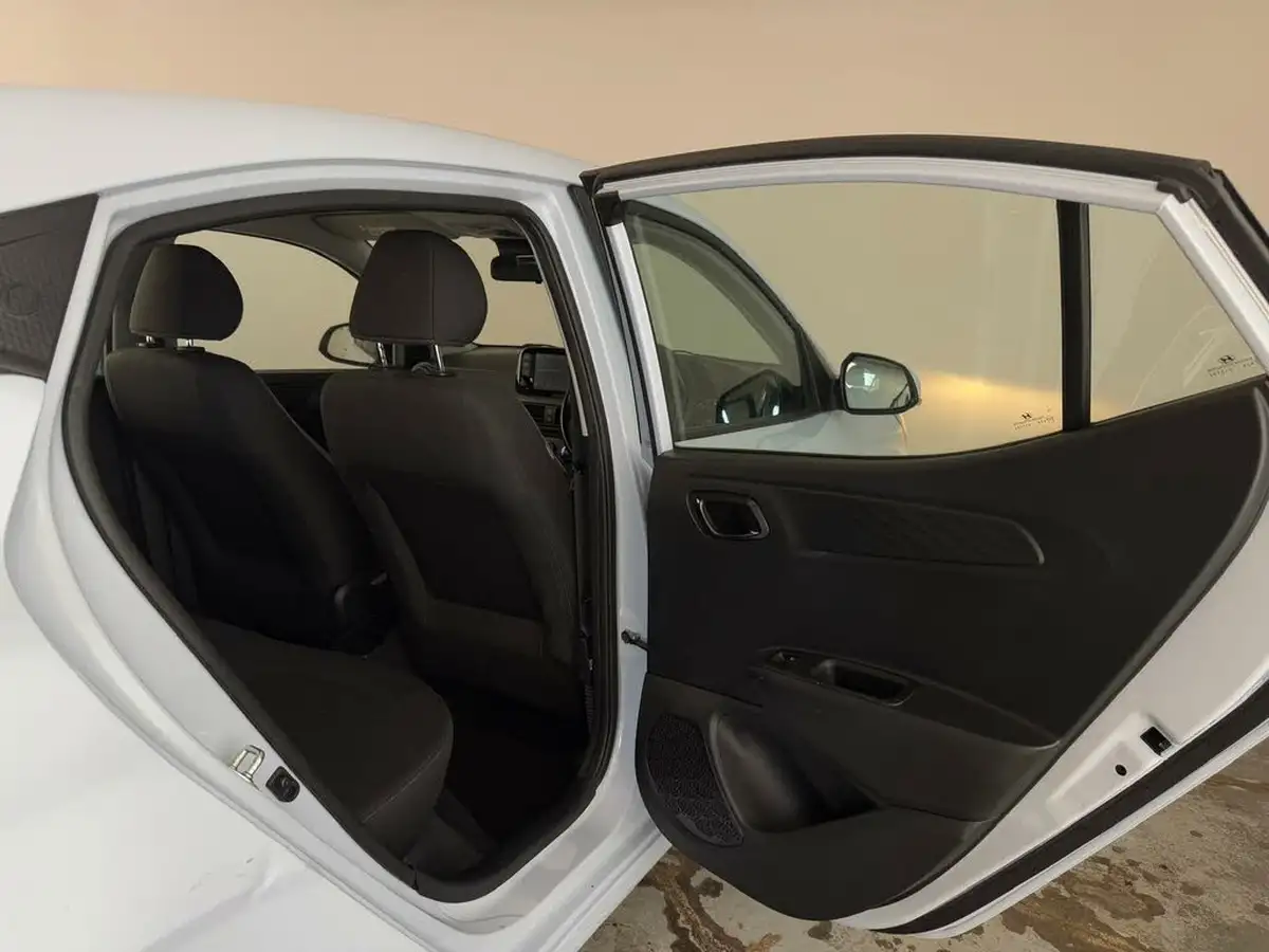2020-hyundai-i10-10-se-connect-big-14