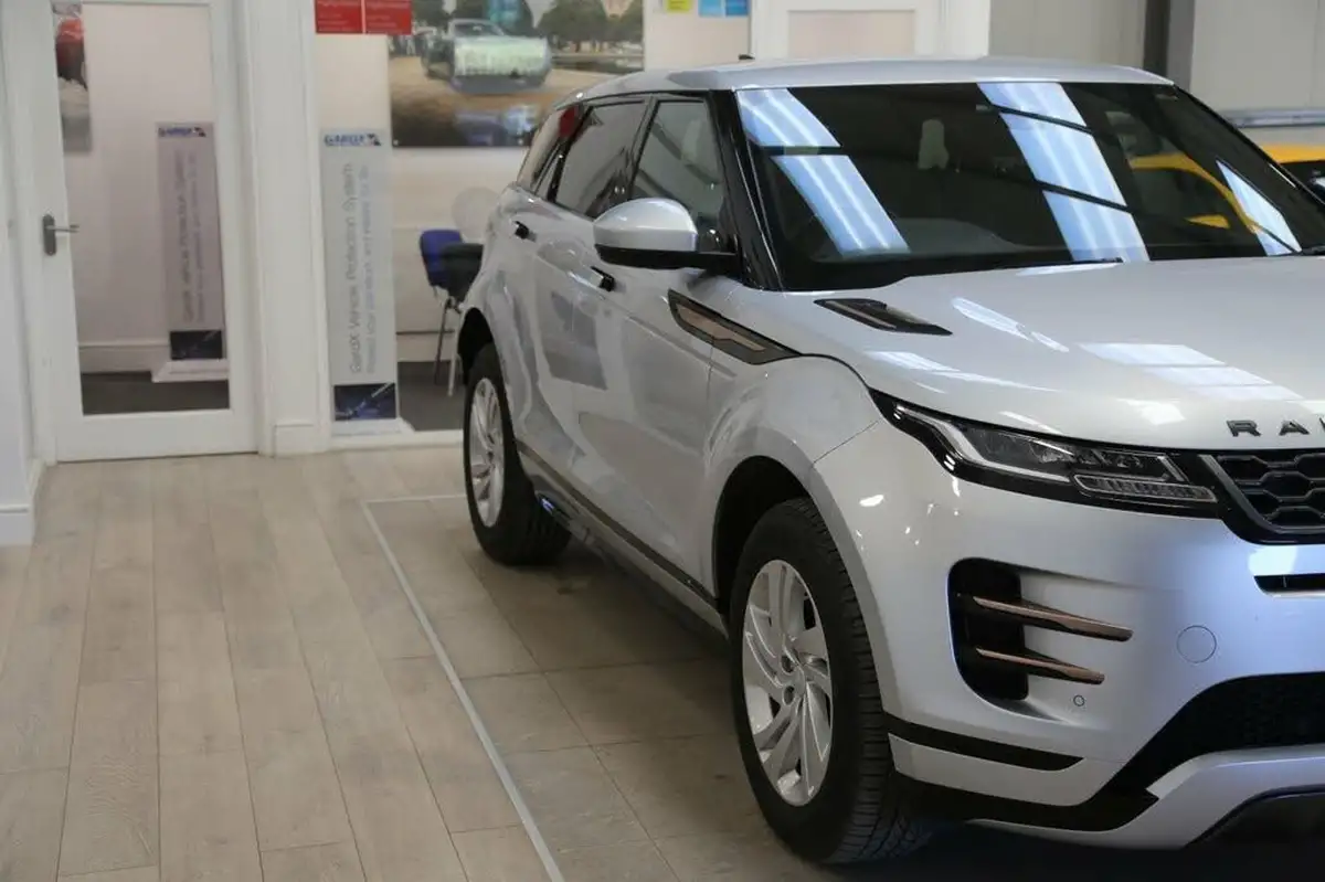 2019-land-rover-range-rover-evoque-20-d180-r-dynamic-s-big-4