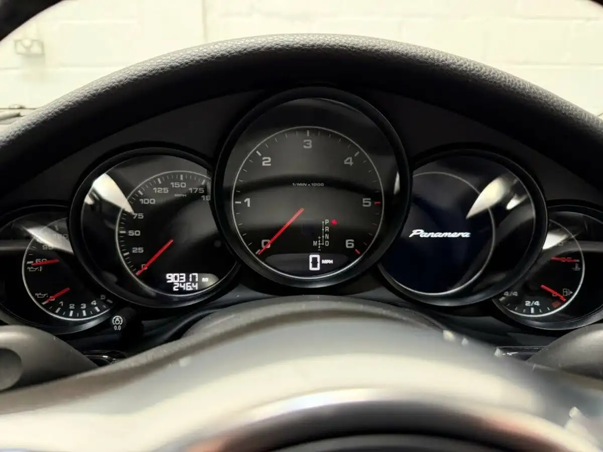 2014-porsche-panamera-30td-big-12