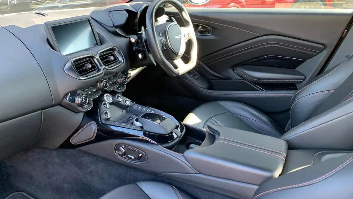 2019-aston-martin-vantage-40-v8-vantage-big-21