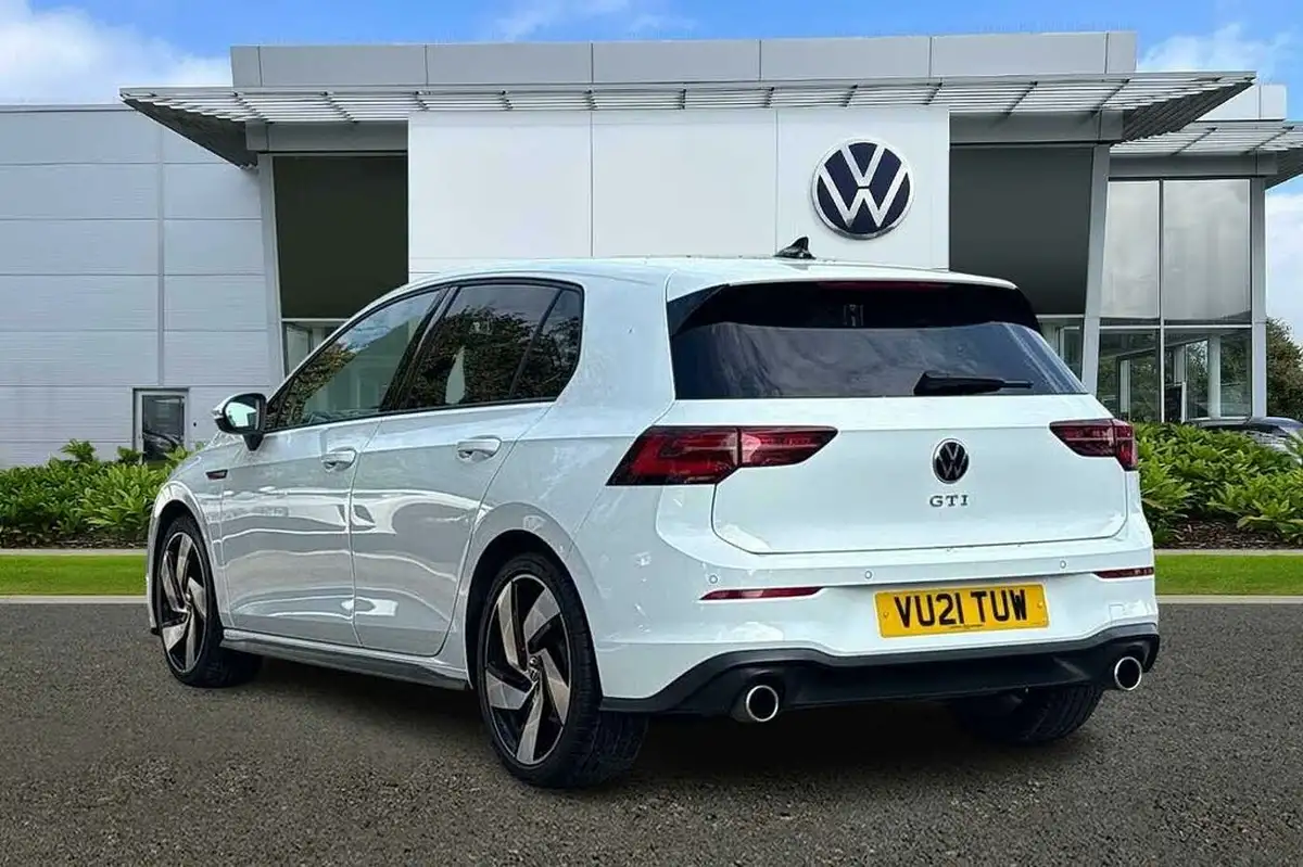2021-volkswagen-golf-20-tsi-gti-dsg-big-2