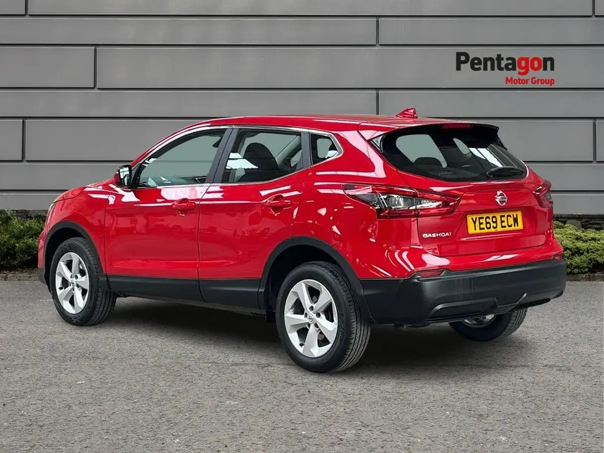 2019-nissan-qashqai-13-dig-t-acenta-premium-140ps-big-1
