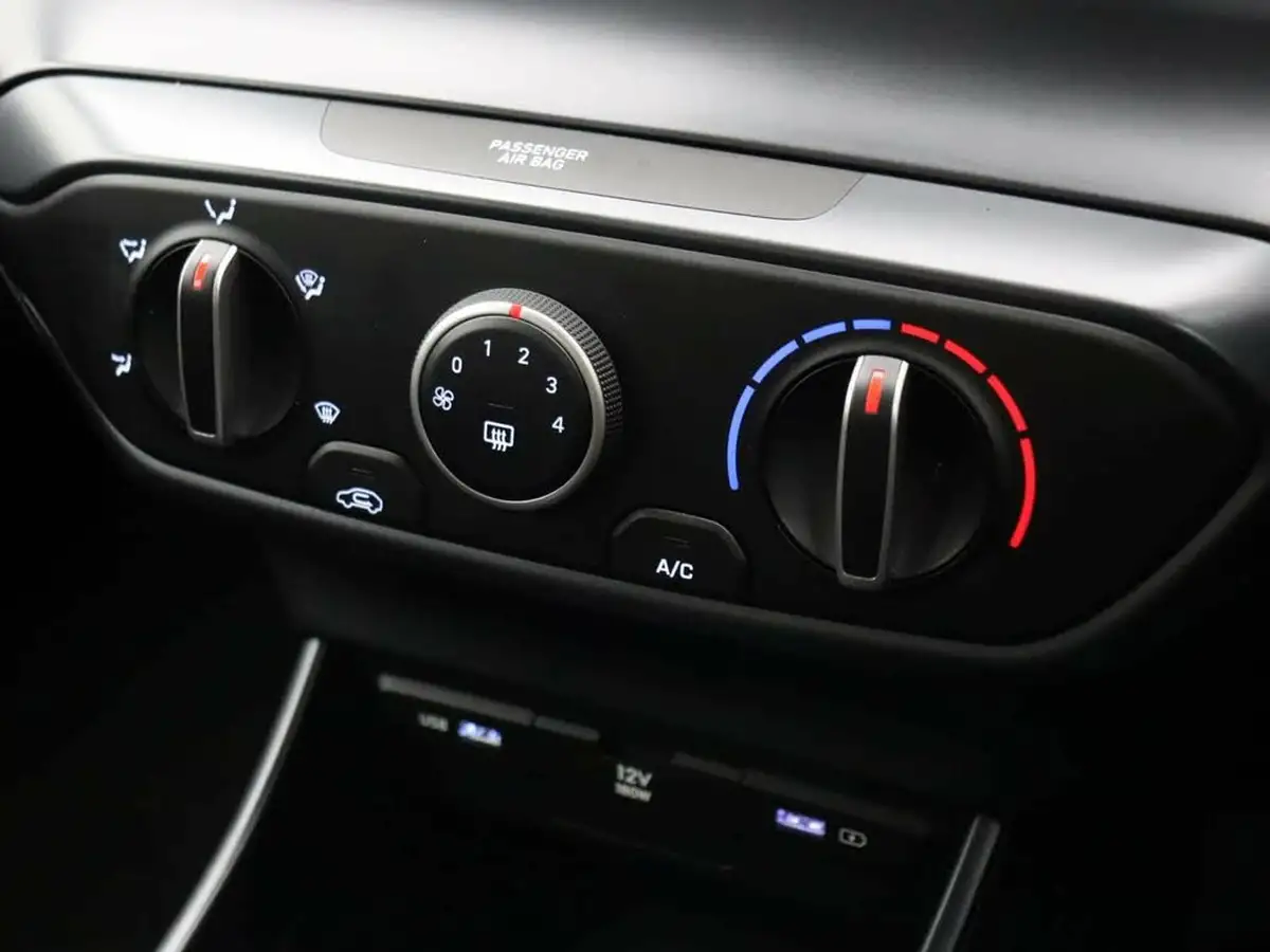 2023-hyundai-i20-10-t-gdi-se-connect-eclutch-imt-big-28