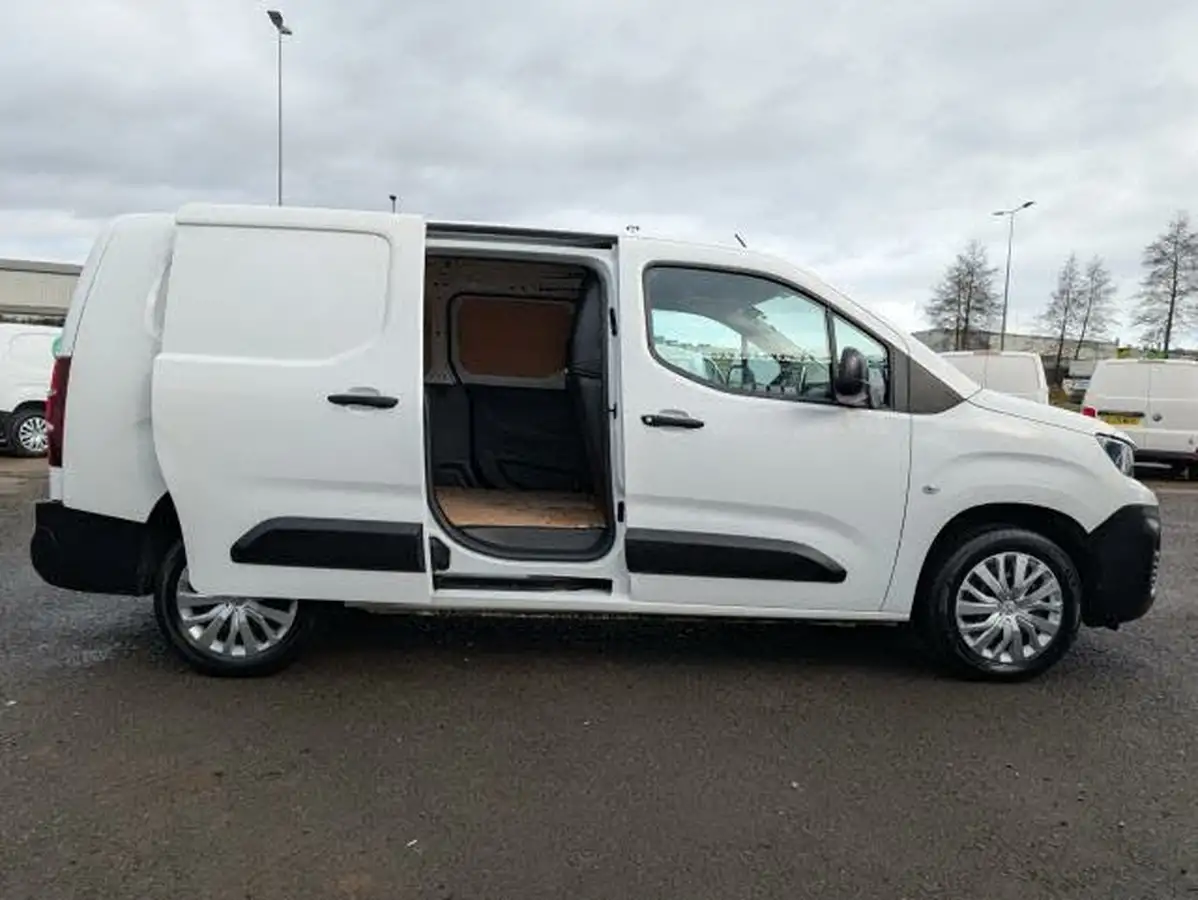 2021-peugeot-partner-15-bluehdi-950-professional-100ps-eu6dt-long-panel-big-9