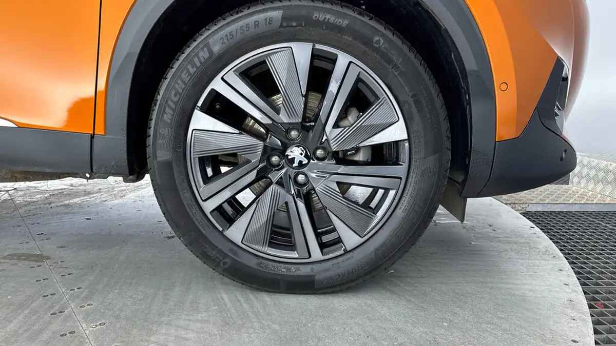 2021-peugeot-2008-suv-e-gt-premium-big-25