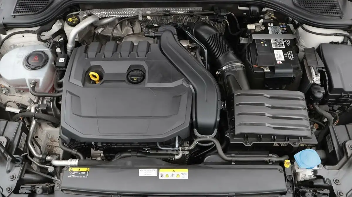 2022-volkswagen-golf-15-etsi-r-line-150ps-hatchback-big-19