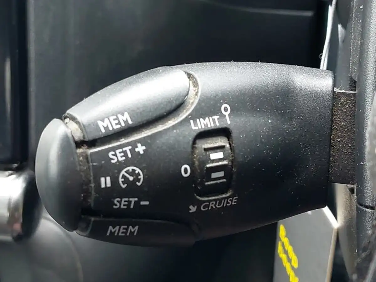 2021-citroen-c3-12-puretech-shine-plus-83ps-big-16