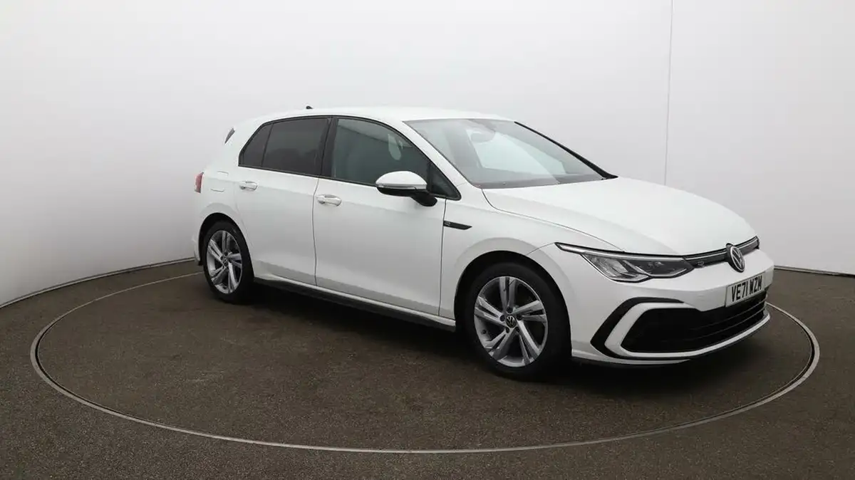 2022-volkswagen-golf-15-etsi-r-line-150ps-hatchback-big-36