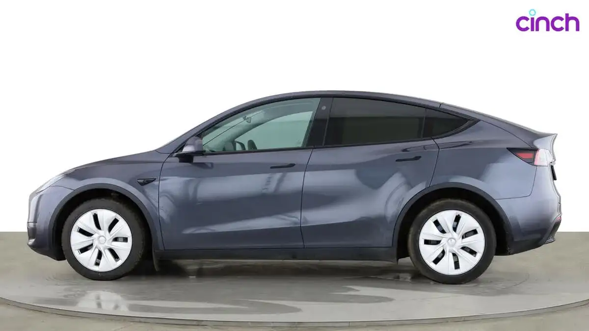 2022-tesla-model-y-e-long-range-big-3