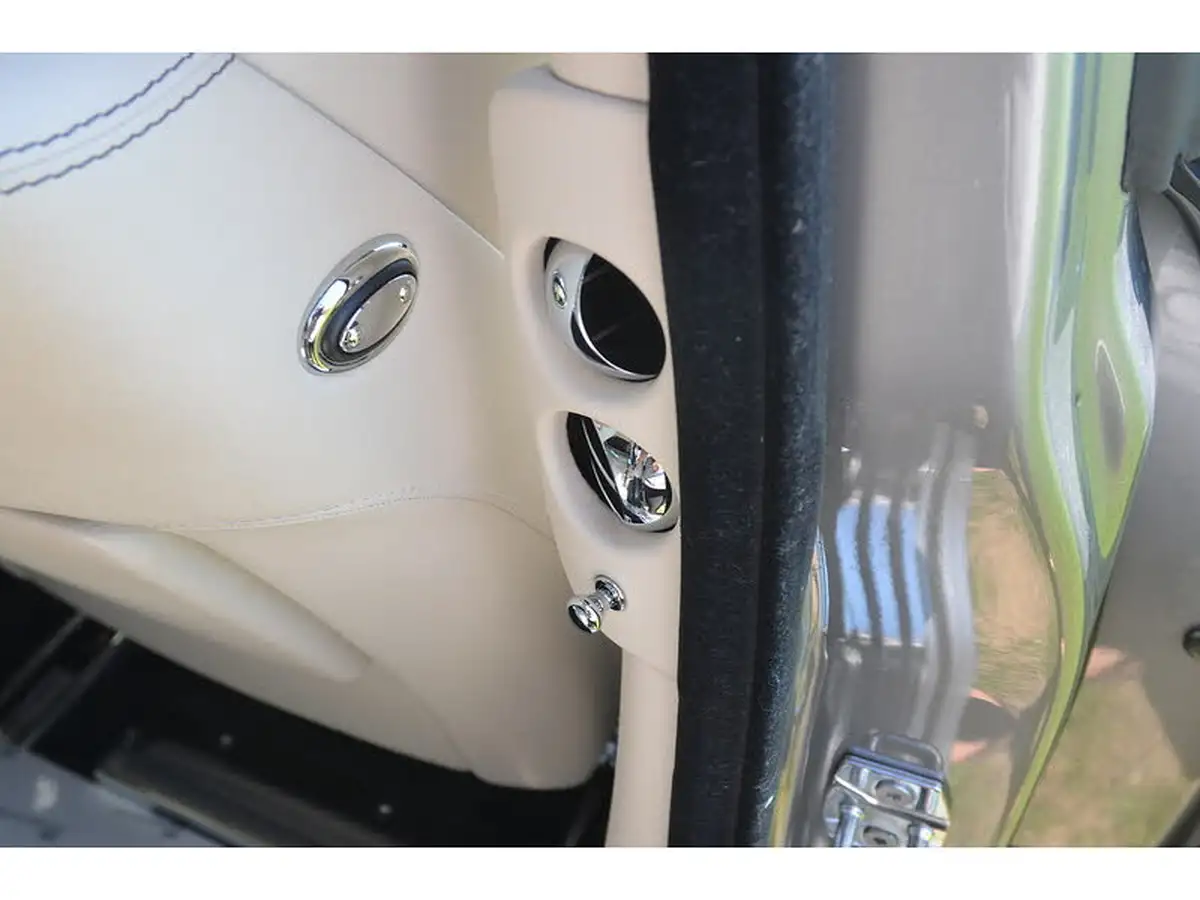 2016-rolls-royce-phantom-67-coupe-2d-big-29