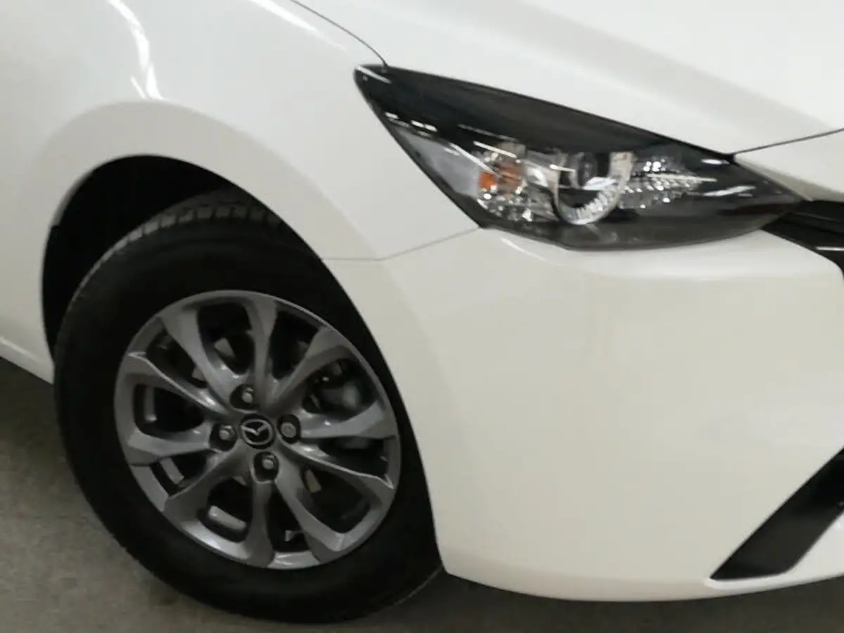 2024-mazda-mazda2-15-skyactiv-g-centre-line-big-8