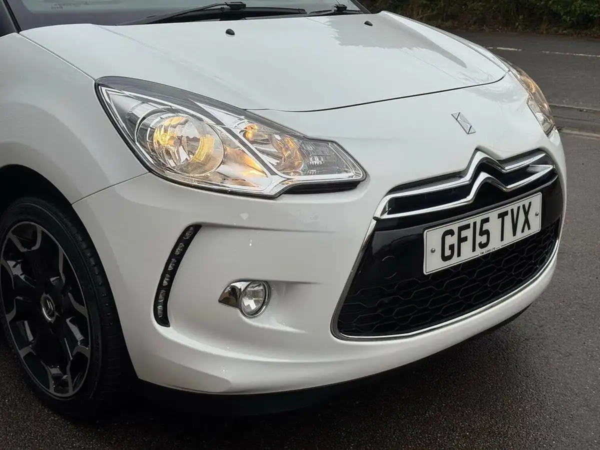 2015-citroen-ds3-12-dstyle-plus-big-40