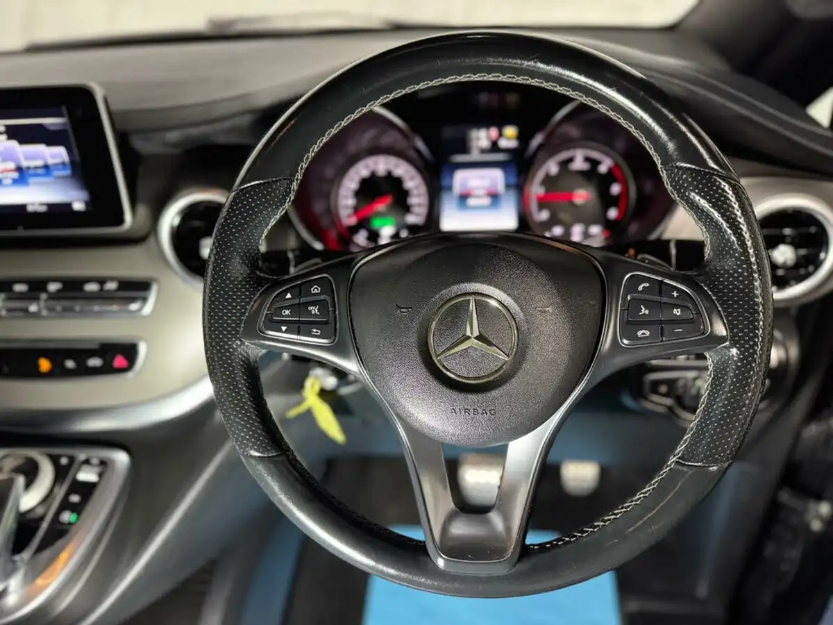 2016-mercedes-benz-v-class-21d-v250-bluetec-sport-big-23