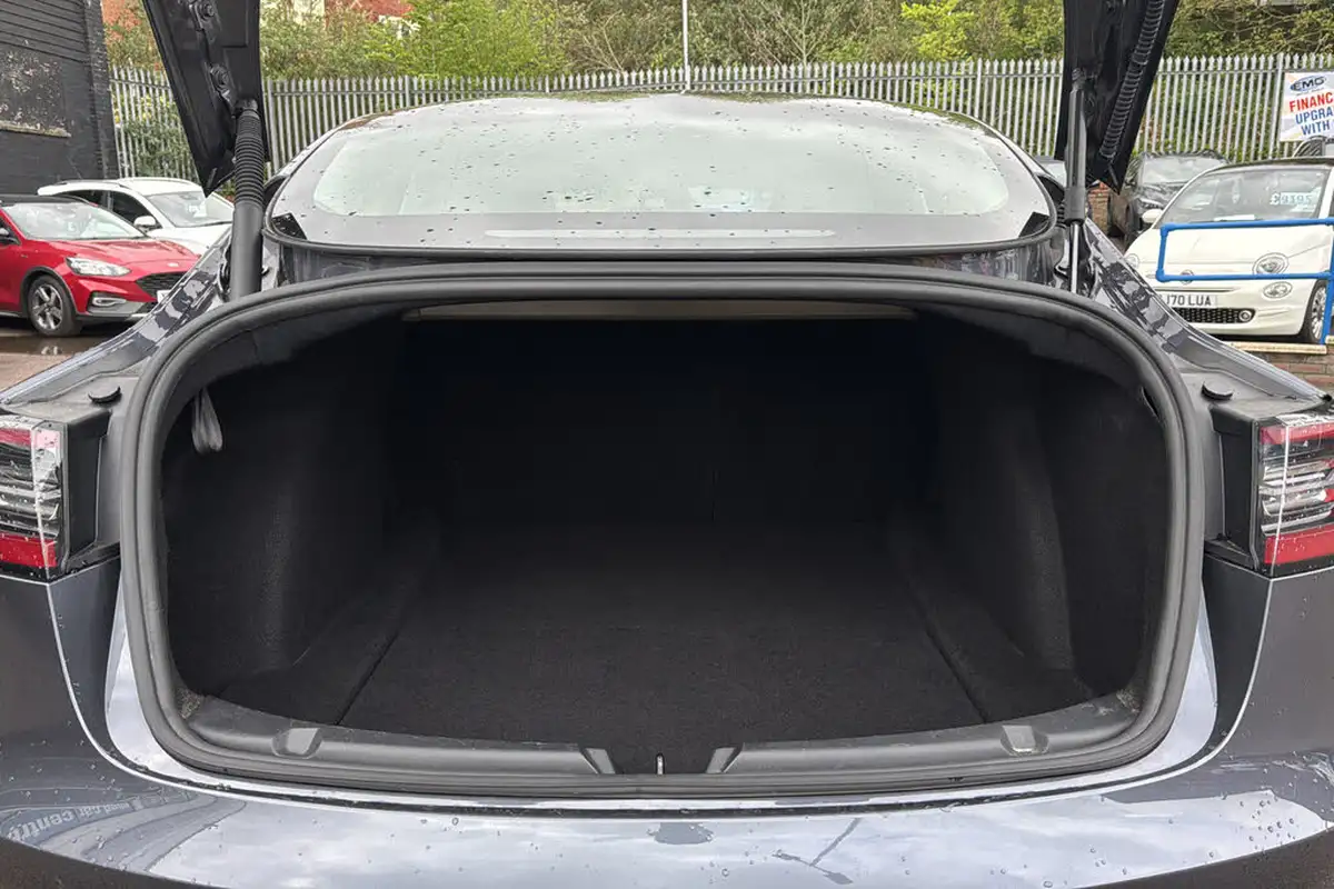 2022-tesla-model-3-e-long-range-big-17