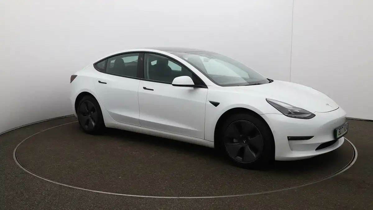 2021-tesla-model-3-e-long-range-awd-big-37