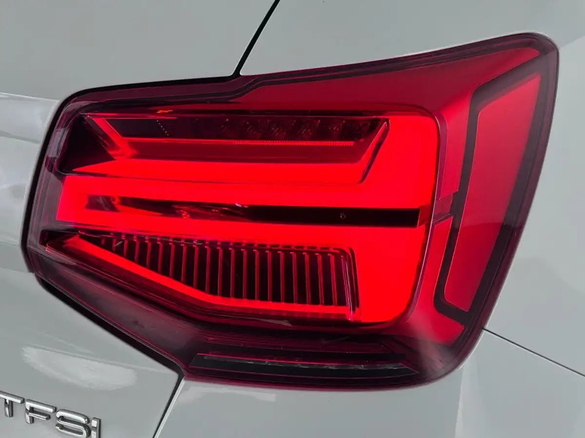 2020-audi-q2-15-35-tfsi-black-edition-1495cc-s-tronic-big-7