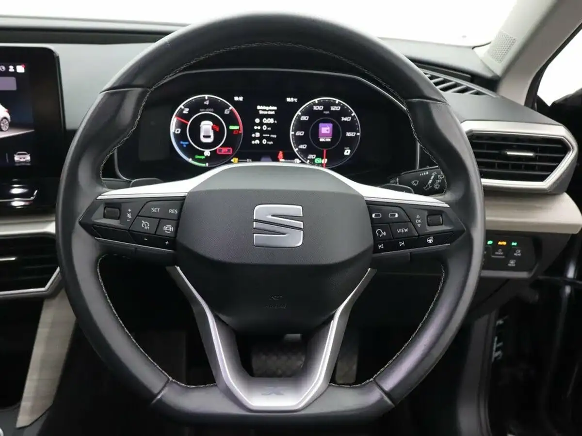 2021-seat-leon-14-e-hybrid-xcellence-hatchback-big-11
