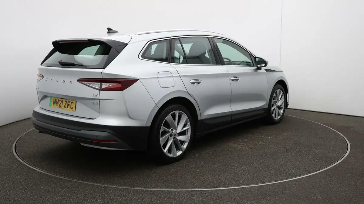 2021-skoda-enyaq-e-80-loft-82-kwh-big-7